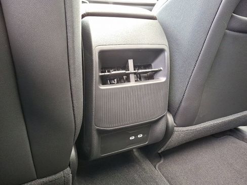 New 2026 Jeep Cherokee Limited image 7