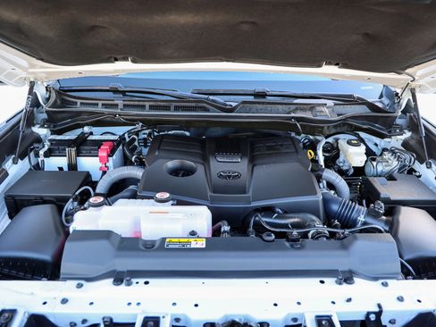 Used 2025 Toyota Tundra Limited image 17