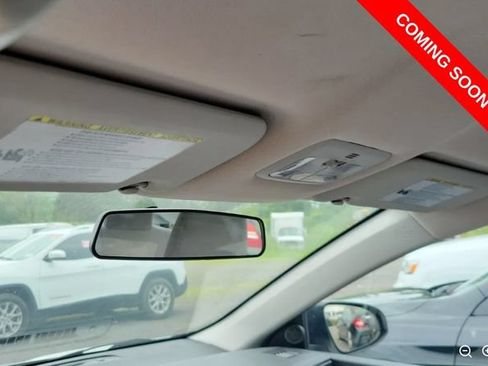 Used 2016 Toyota Corolla LE FWD image 5