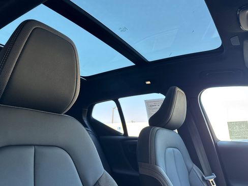 Certified 2025 Volvo EX40 Plus w/ Climate Package RWD image 20