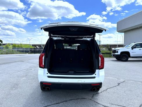 Used 2024 GMC Yukon AT4 w/ AT4 Premium Package AWD/4WD image 23