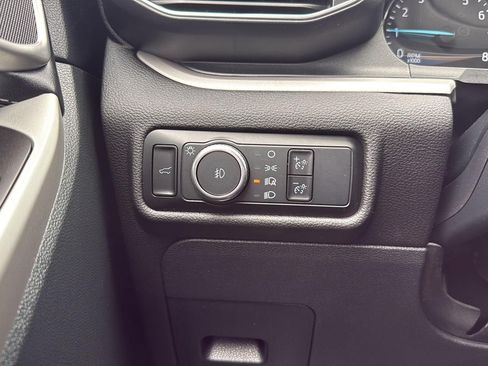 Used 2024 Ford Explorer XLT w/ Equipment Group 202A AWD/4WD image 19
