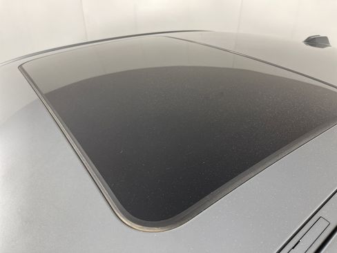 Used 2023 BMW 330i xDrive Sedan w/ Driving Assistance Package image 6