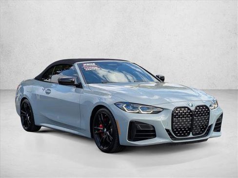 Used 2022 BMW M440i Convertible image 3