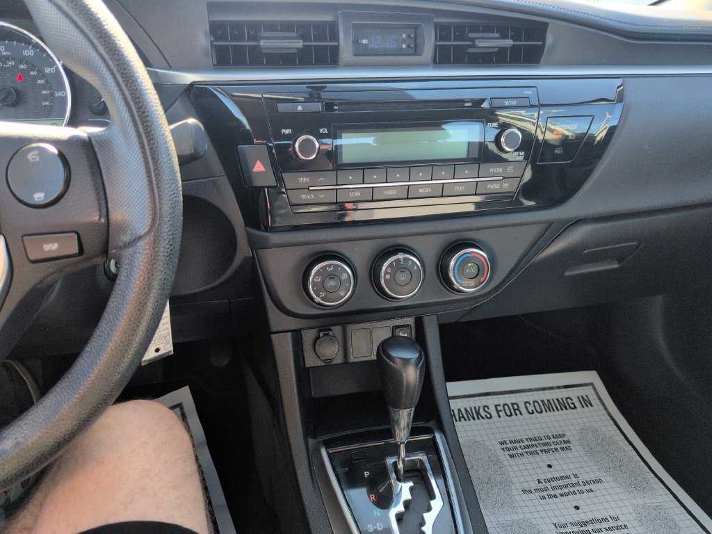 Used 2015 Toyota Corolla L FWD image 17