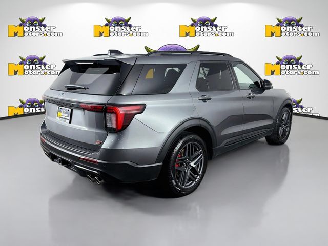 Used 2025 Ford Explorer ST AWD/4WD image 5