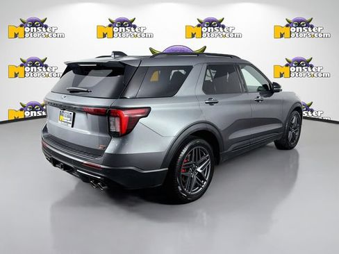Used 2025 Ford Explorer ST AWD/4WD image 5
