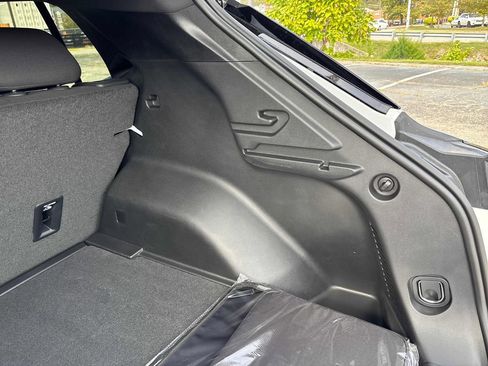 New 2026 Chevrolet Equinox EV LT image 40