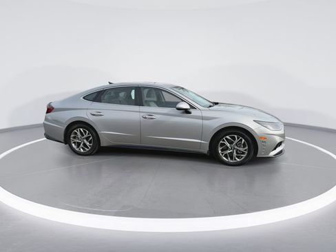 Used 2023 Hyundai Sonata SEL image 2