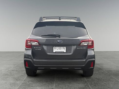 Used 2018 Subaru Outback 2.5i Premium image 7