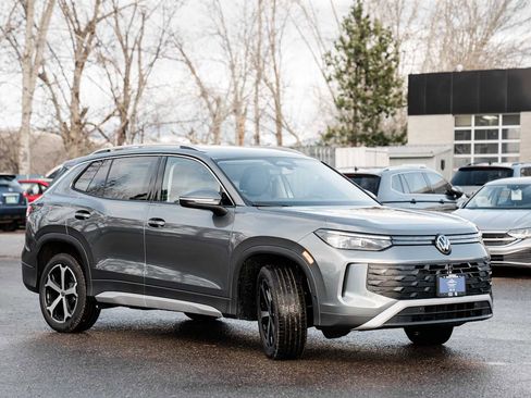 New 2026 Volkswagen Tiguan SE image 12