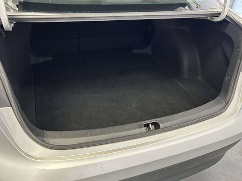 Used 2025 Toyota Corolla LE FWD image 12