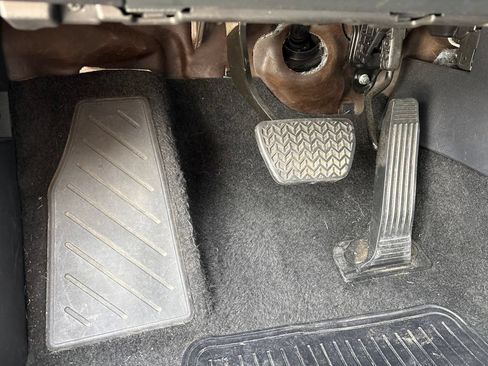 Used 2025 Toyota RAV4 XLE FWD image 14
