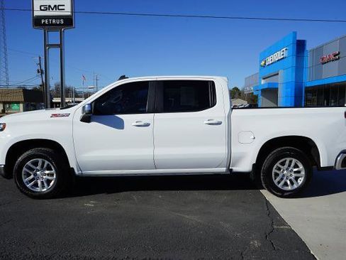 Used 2021 Chevrolet Silverado 1500 LT image 2