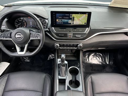 Used 2023 Nissan Altima 2.5 SR w/ SR Premium Package image 16