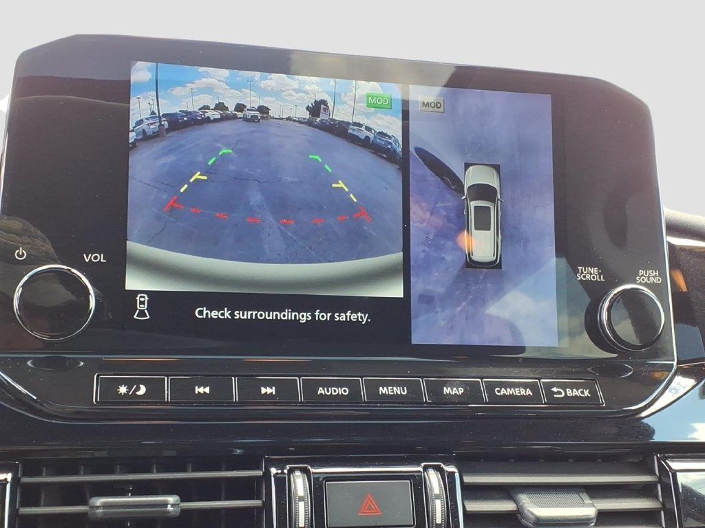 Used 2024 Nissan Pathfinder Platinum FWD image 22