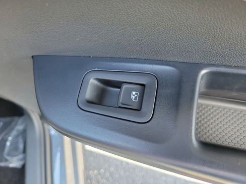 New 2026 Volkswagen Taos SE FWD image 12