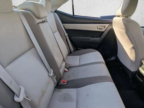 Used 2018 Toyota Corolla LE image 19