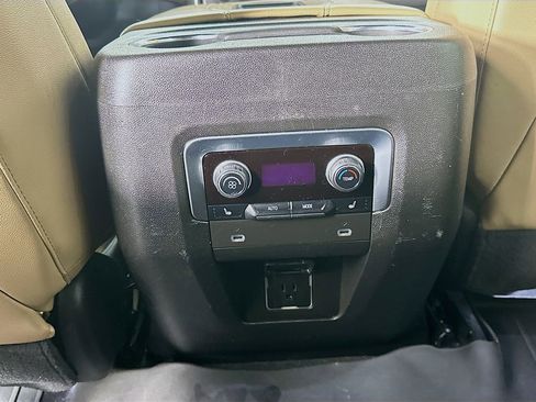 Used 2021 Chevrolet Suburban Premier w/ Premium Package image 22