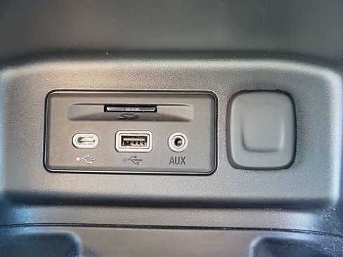 Used 2022 Chevrolet Equinox Premier AWD/4WD image 31