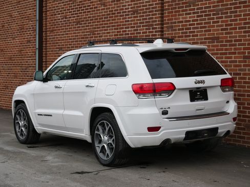 Used 2020 Jeep Grand Cherokee Overland image 3