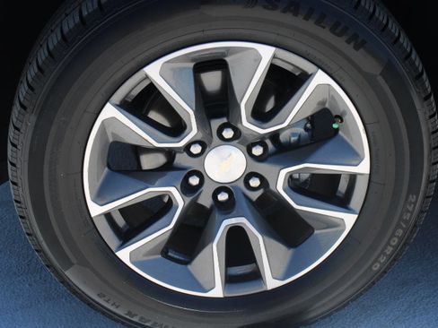 Used 2021 Chevrolet Tahoe LT w/ LT Signature Package RWD image 8