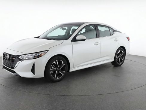 Used 2025 Nissan Sentra SV image 3