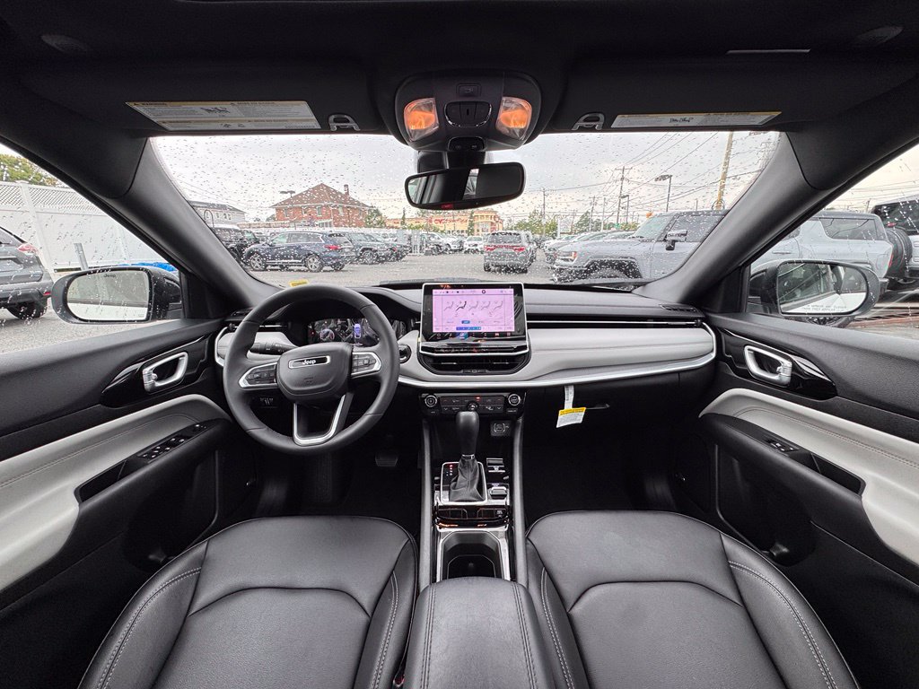 Used 2026 Jeep Compass Limited w/ Sun, Sound & Navigation Group AWD/4WD image 10
