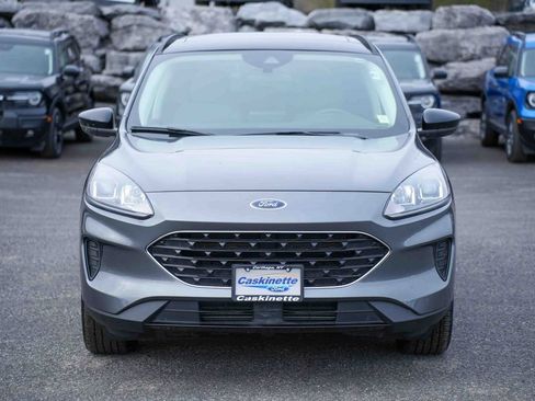 Certified 2022 Ford Escape SE w/ SE Sport Appearance Package image 2