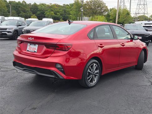 Used 2024 Kia Forte LXS image 12