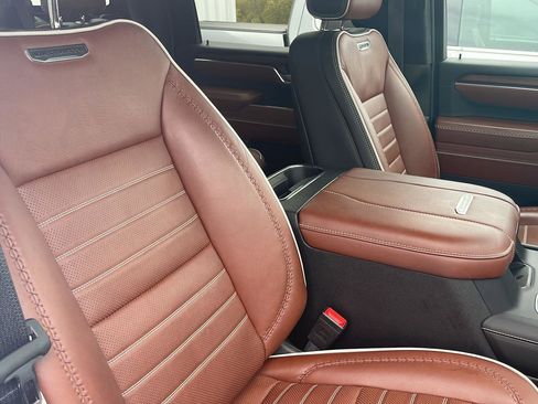 Used 2024 GMC Sierra 3500 Denali Ultimate image 9