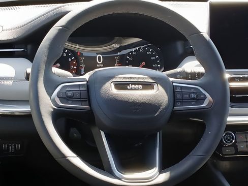 Used 2024 Jeep Compass Limited AWD/4WD image 9