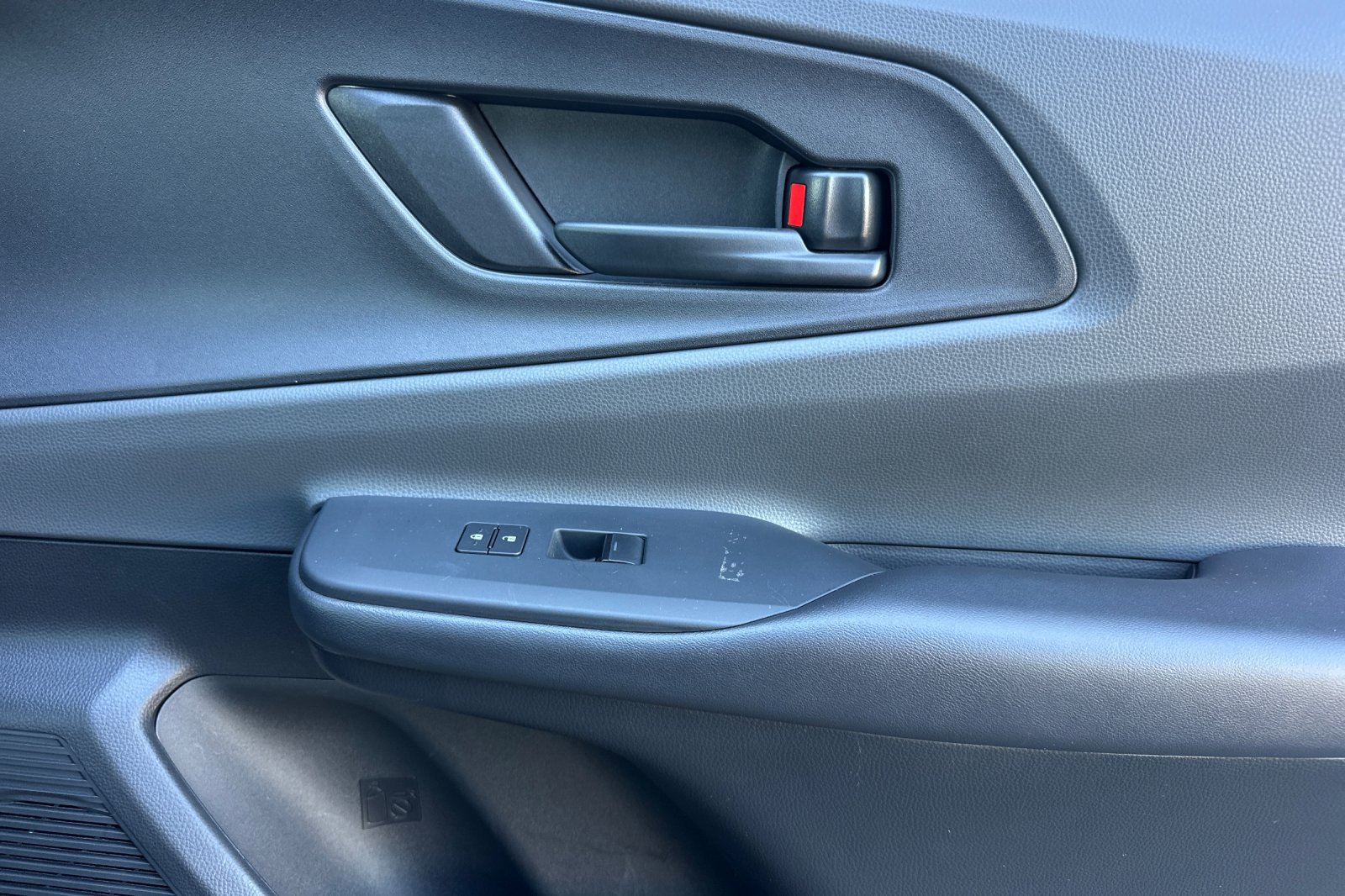 Certified 2025 Toyota Prius LE AWD/4WD image 20