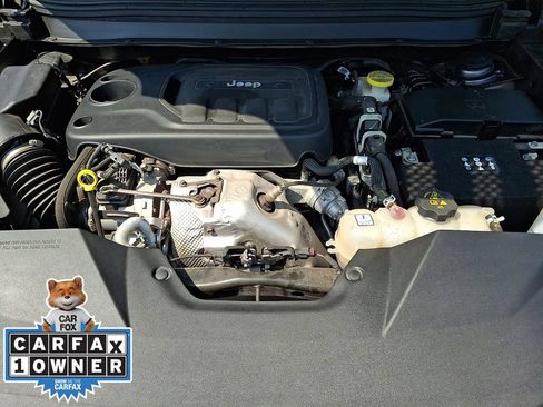 Used 2020 Jeep Cherokee Limited AWD/4WD image 27