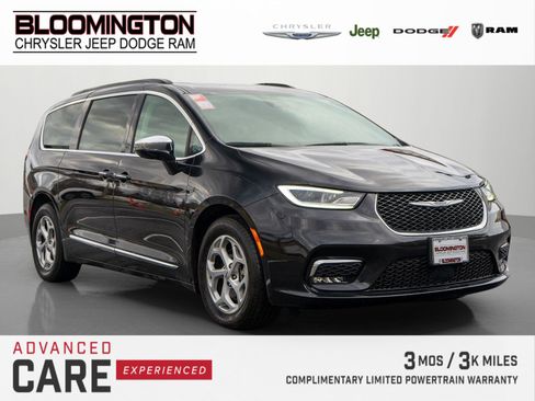Used 2023 Chrysler Pacifica Limited image 1