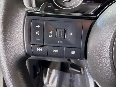 Used 2023 Nissan Rogue SV image 14