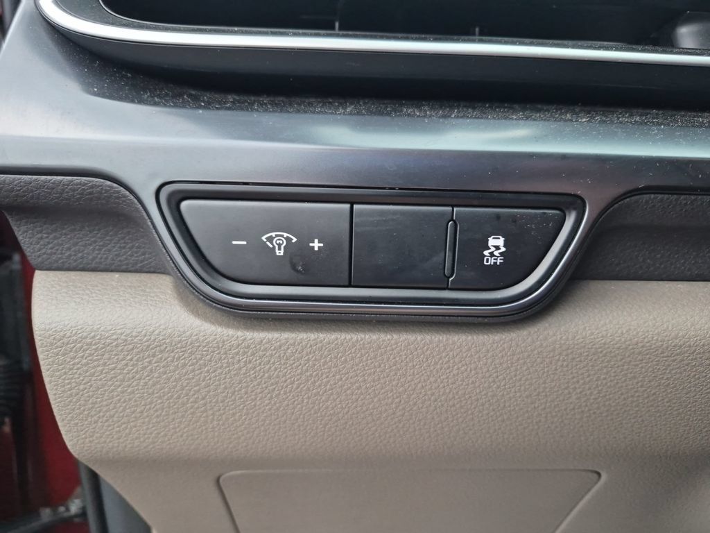 Used 2025 Kia Carnival FWD image 20