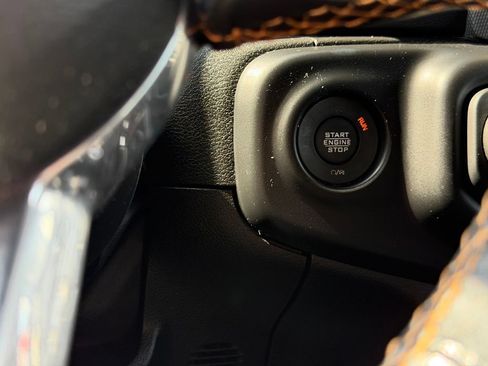 Used 2022 Jeep Wrangler Unlimited Sahara AWD/4WD image 18