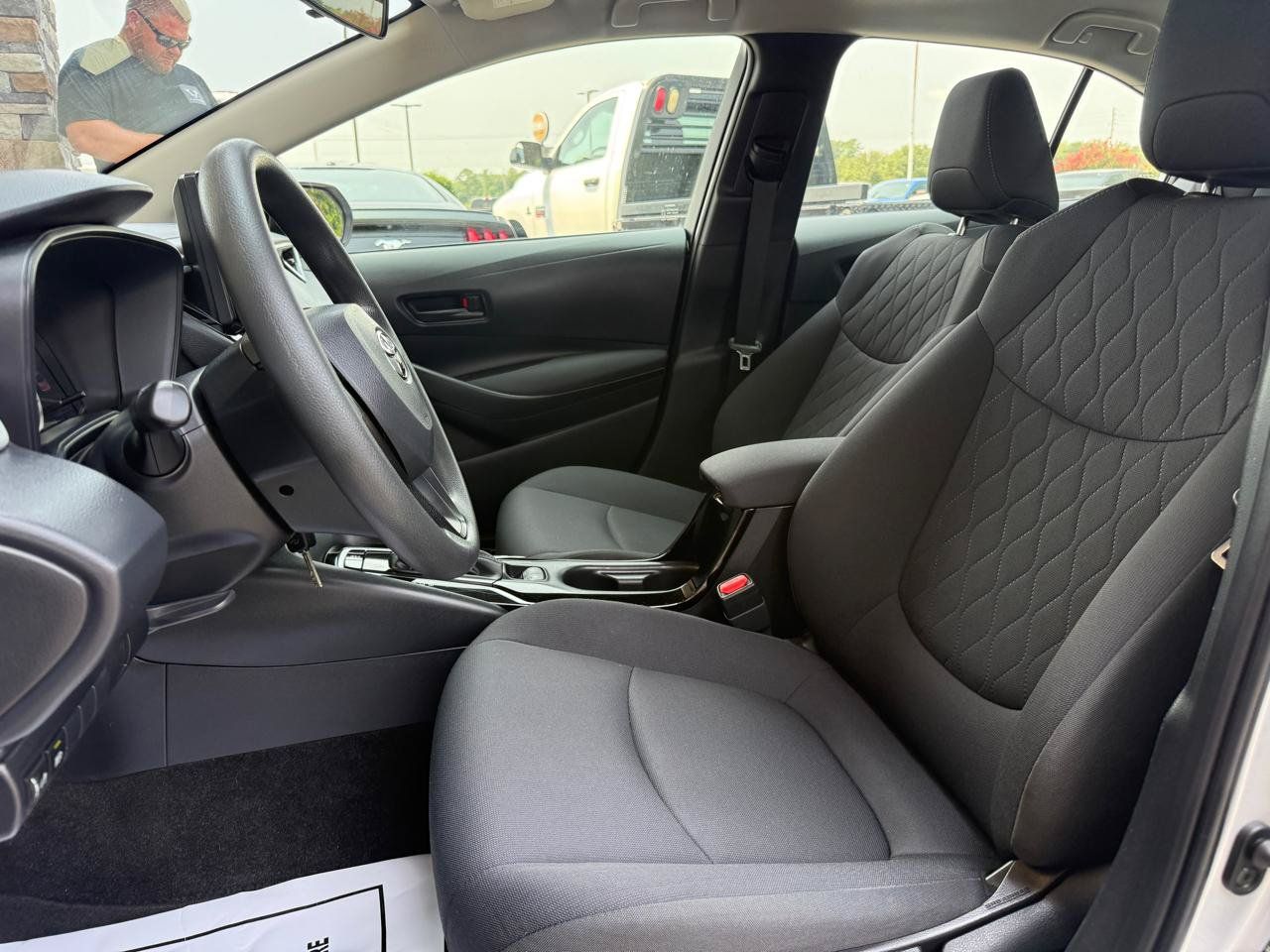 Used 2022 Toyota Corolla LE FWD image 10