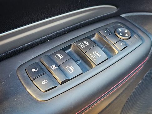 Used 2017 Dodge Durango R/T w/ Technology Group image 11