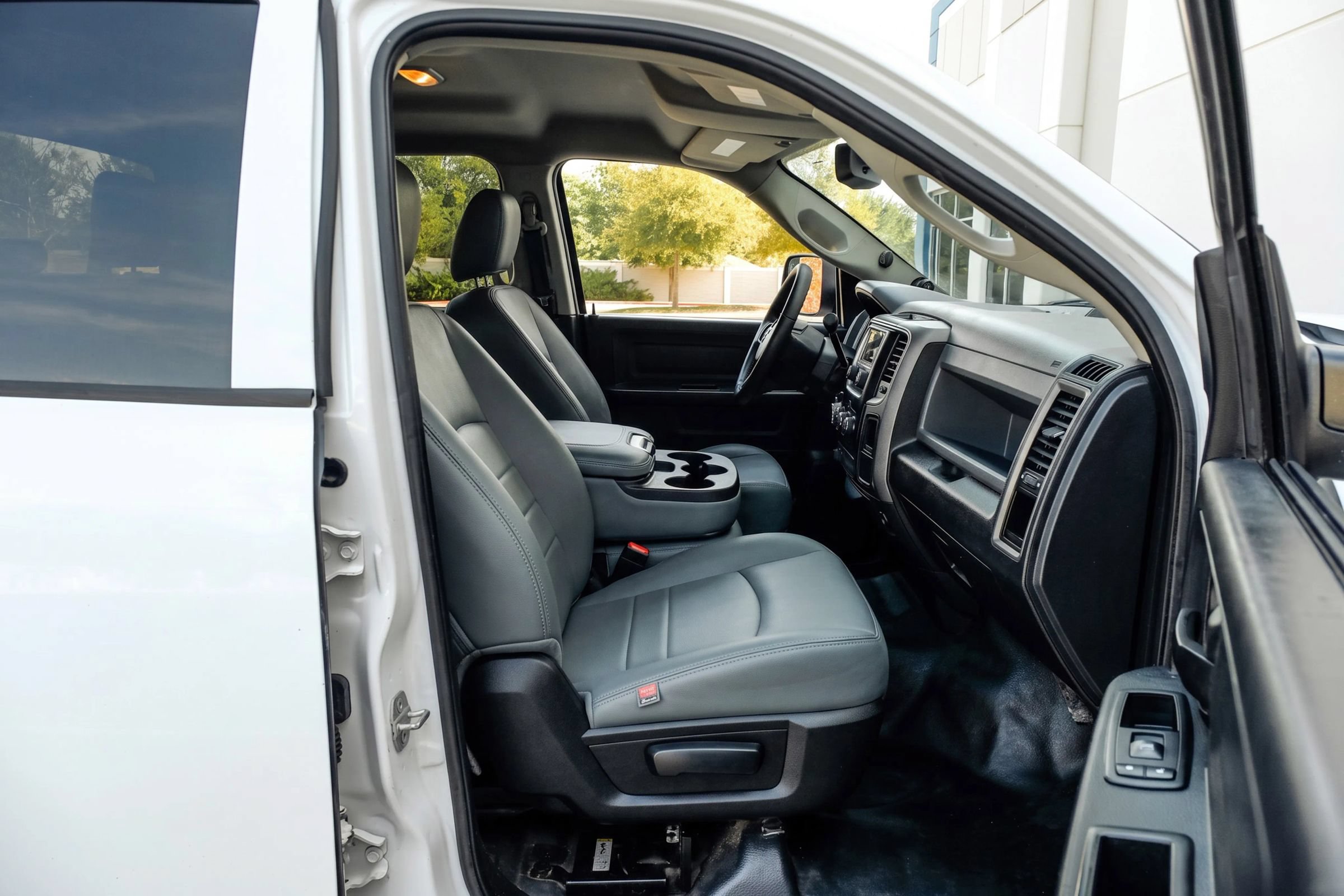 Used 2016 RAM 2500 Tradesman w/ Chrome Appearance Group RWD image 37