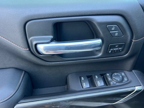 Used 2021 GMC Sierra 2500 AT4 w/ AT4 Premium Plus Package AWD/4WD image 8