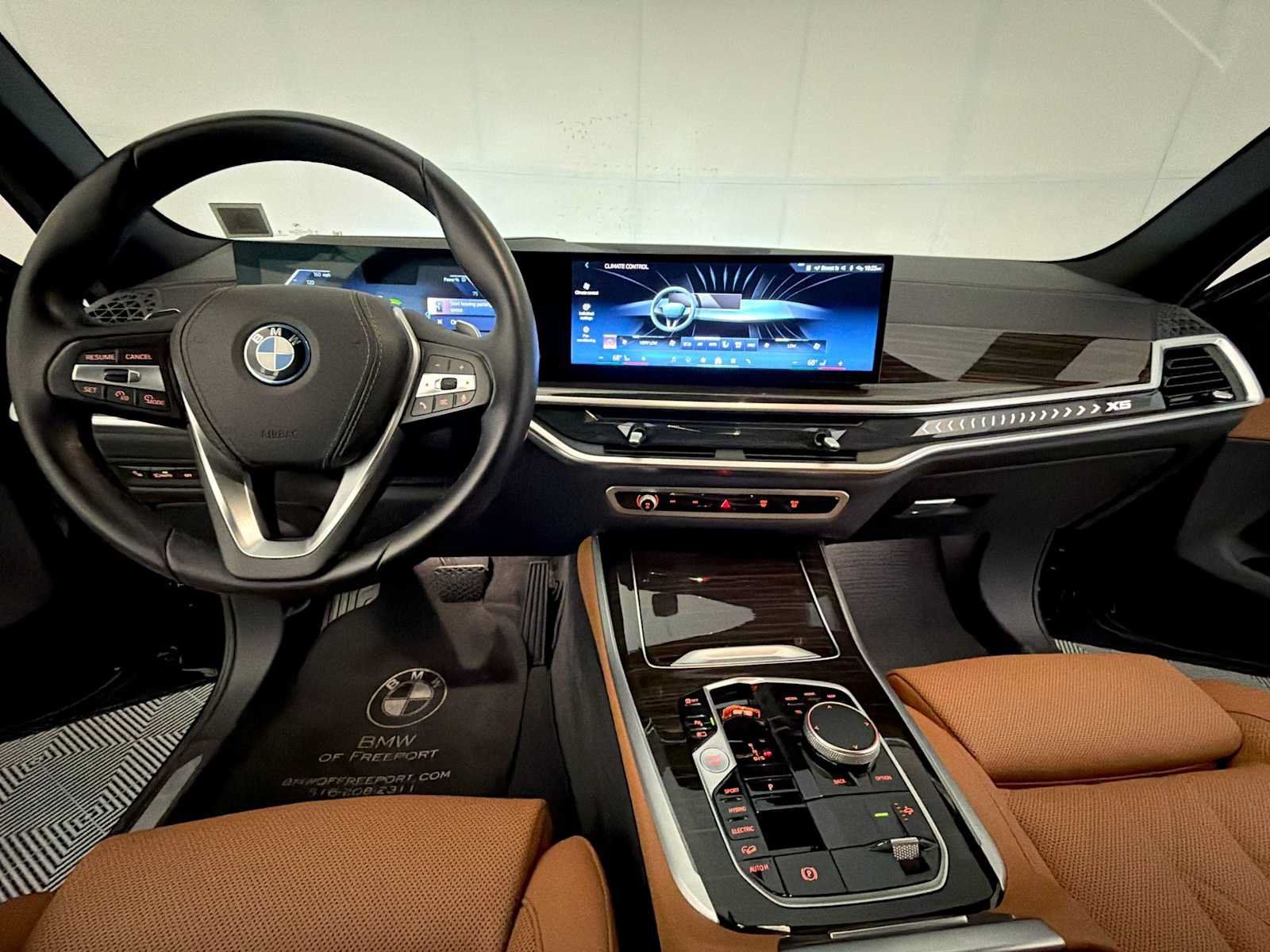 Used 2024 BMW X5 xDrive50e w/ Premium Package AWD/4WD image 17
