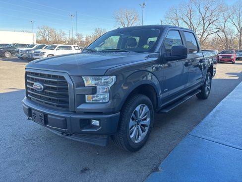 Used 2017 Ford F150 XL w/ Equipment Group 101A Mid image 4