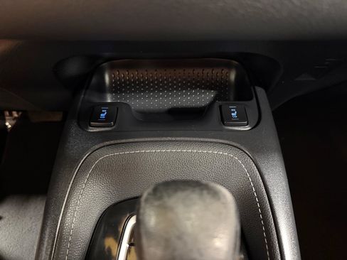 Used 2019 Toyota Corolla XSE FWD image 18