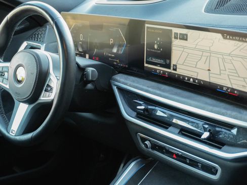 Certified 2024 BMW X6 xDrive40i w/ Premium Package image 11