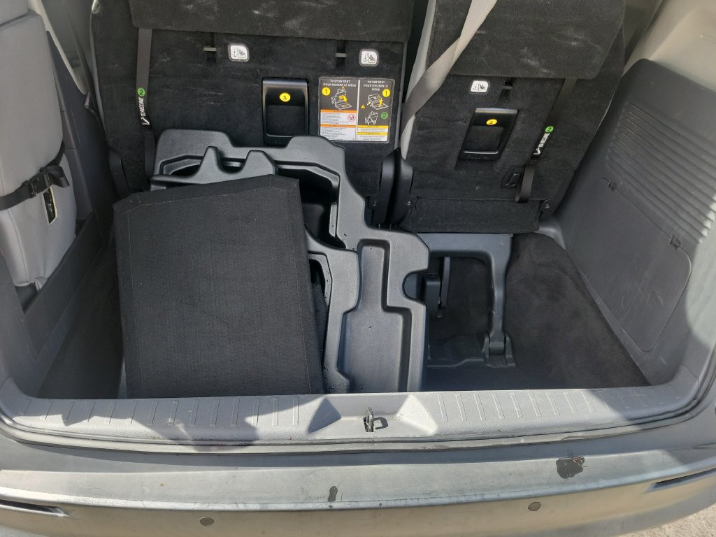 Used 2021 Toyota Sienna XLE FWD image 32