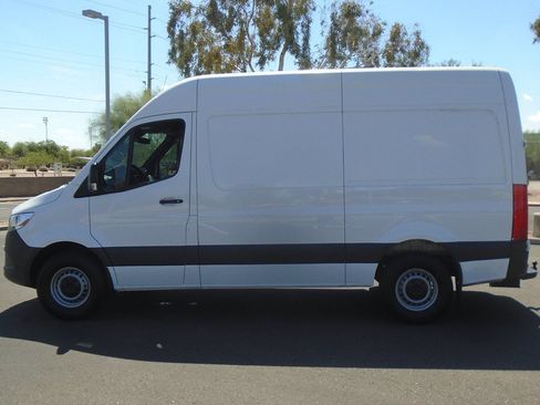 Used 2021 Mercedes-Benz Sprinter 2500 w/ Driver Convenience Package image 2