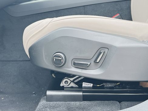 New 2026 Volvo XC60 B5 Plus w/ Protection Package Premier image 14