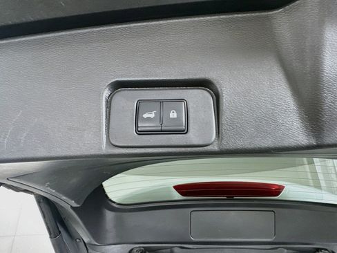 Used 2025 Nissan Rogue SV AWD/4WD image 28